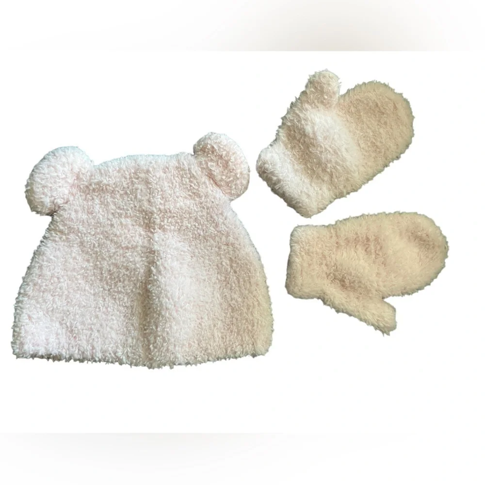 Light pink hat & mittens, 12m 18m 24m depends on baby’s head circumference